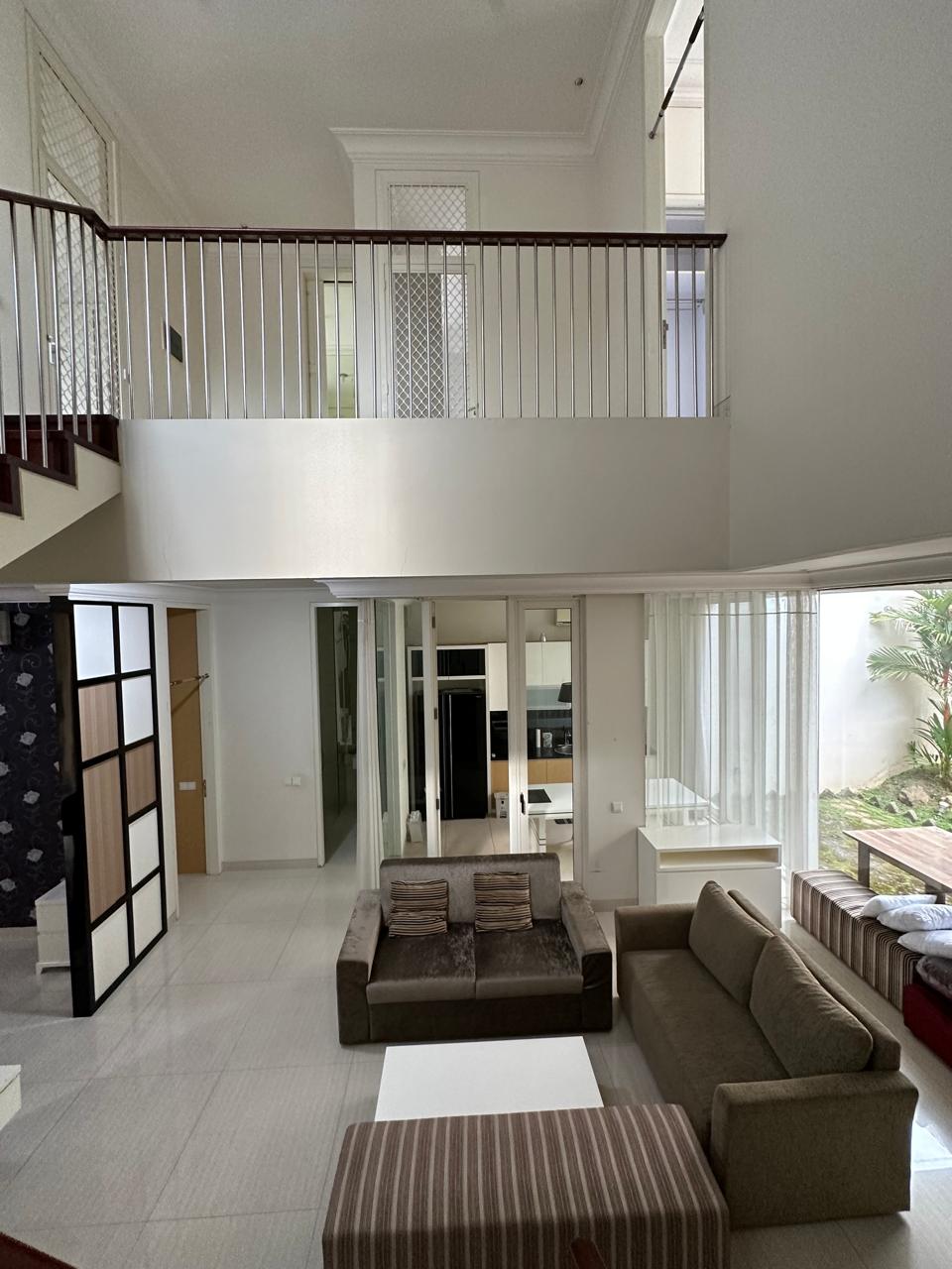 Dijual/Disewakan Rumah Larizwood, Pakuwon Indah Surabaya Barat - Image 1