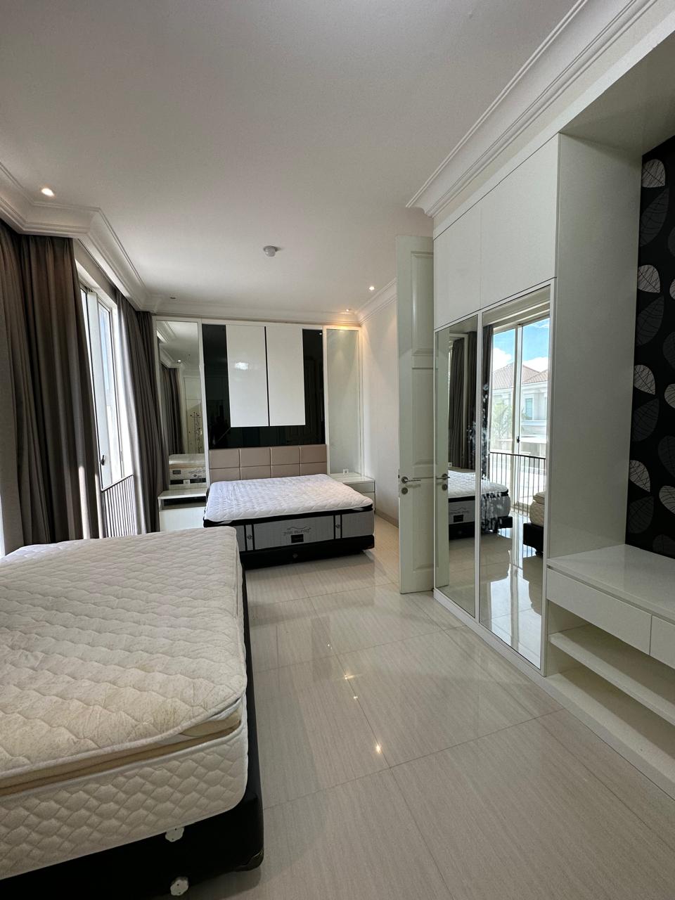 Dijual/Disewakan Rumah Larizwood, Pakuwon Indah Surabaya Barat - Thumbnail 4