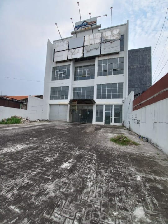 Disewakan Gedung Baru Raya Kalirungkut Surabaya Timur - Image 1