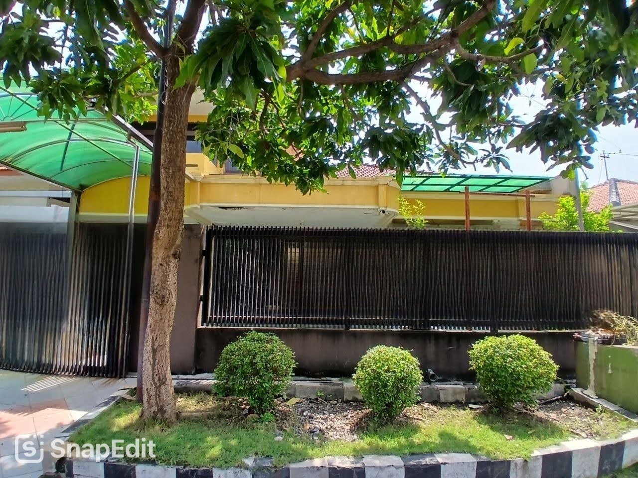 Dijual Rumah 2 Lantai Raya Dharmahusada Selatan Surabaya Timur - Image 1