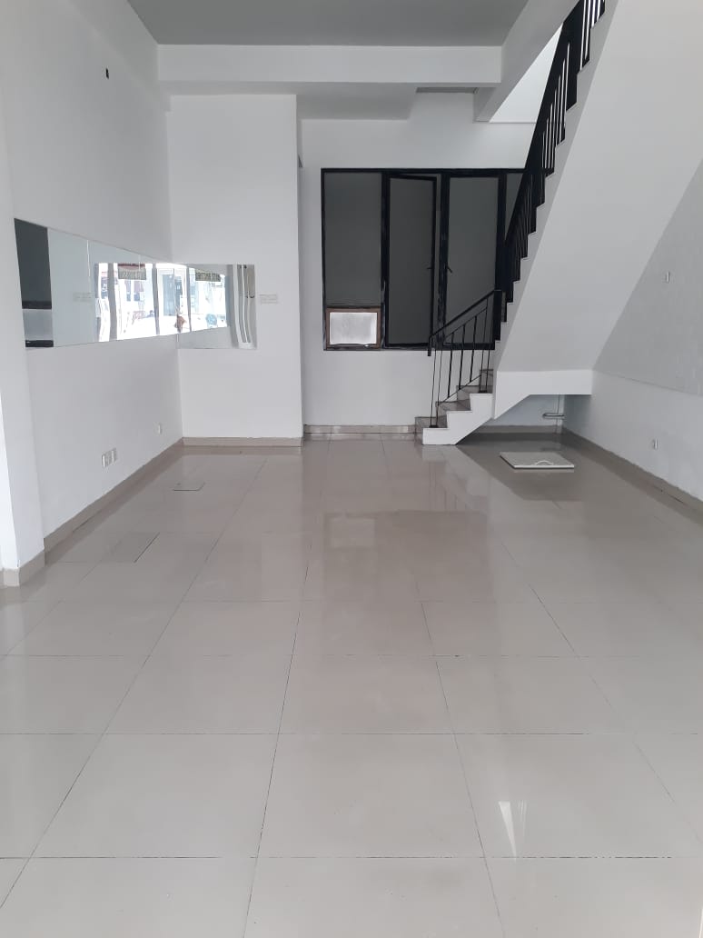 Sewakan Ruko Shopping Street di Pakuwon City - Strategis dan Ramai - Image 1