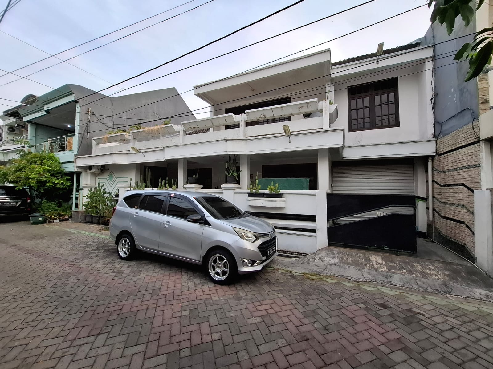 Dijual Rumah 2 Lantai Siap Huni Taman Pondok Indah Wiyung Surabaya Barat - Image 1