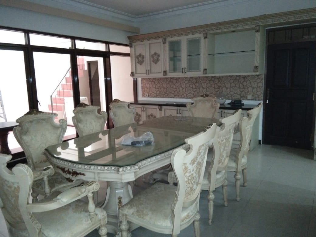 Dijual/Disewakan Rumah Semi Furnish Siap Huni Dharmahusada Indah Tengah Surabaya Timur - Image 1