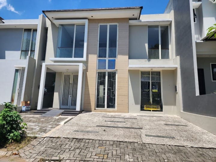 Dijual Rumah Mewah Murah di Taman Puspa Raya Citraland Surabaya Barat - Image 1
