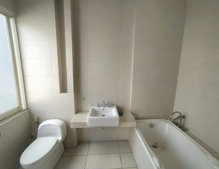 Dijual Rumah Mewah Lokasi Premium di Royal Park Citraland Surabaya Barat - Thumbnail 5