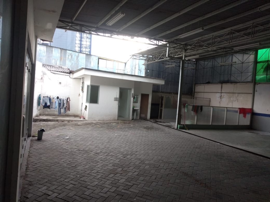 Disewakan Gedung 2 Lantai Lokasi Komersial Strategis di Mayjen Sungkono Surabaya Pusat - Thumbnail 4