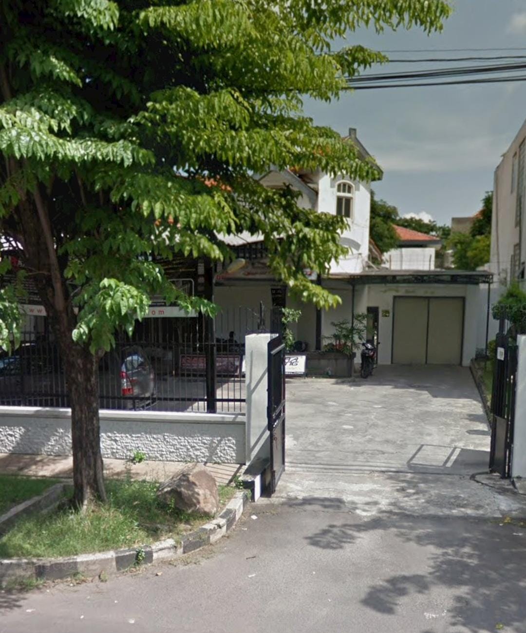Dijual/Disewakan Rumah Nyaman Strategis di Nol Jalan Raya Anjasmoro Surabaya Pusat - Image 1
