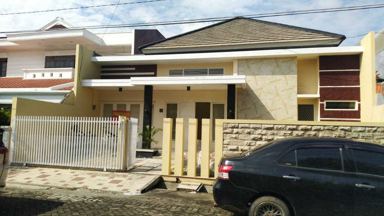 Disewakan Rumah Minimalis Lokasi di Manyar Surabaya Timur - Image 1