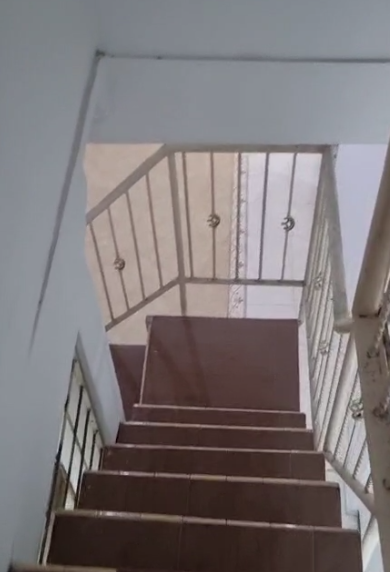 Dijual/Disewakan Rumah 2 Lantai Mewah di Pakis Tirtosari Surabaya Barat - Thumbnail 2