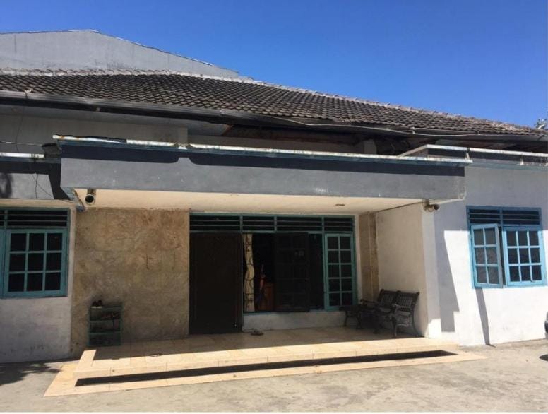 Jual Rumah Halaman Luas Jalan Kawi lokasi Strategis Surabaya Barat - Image 1