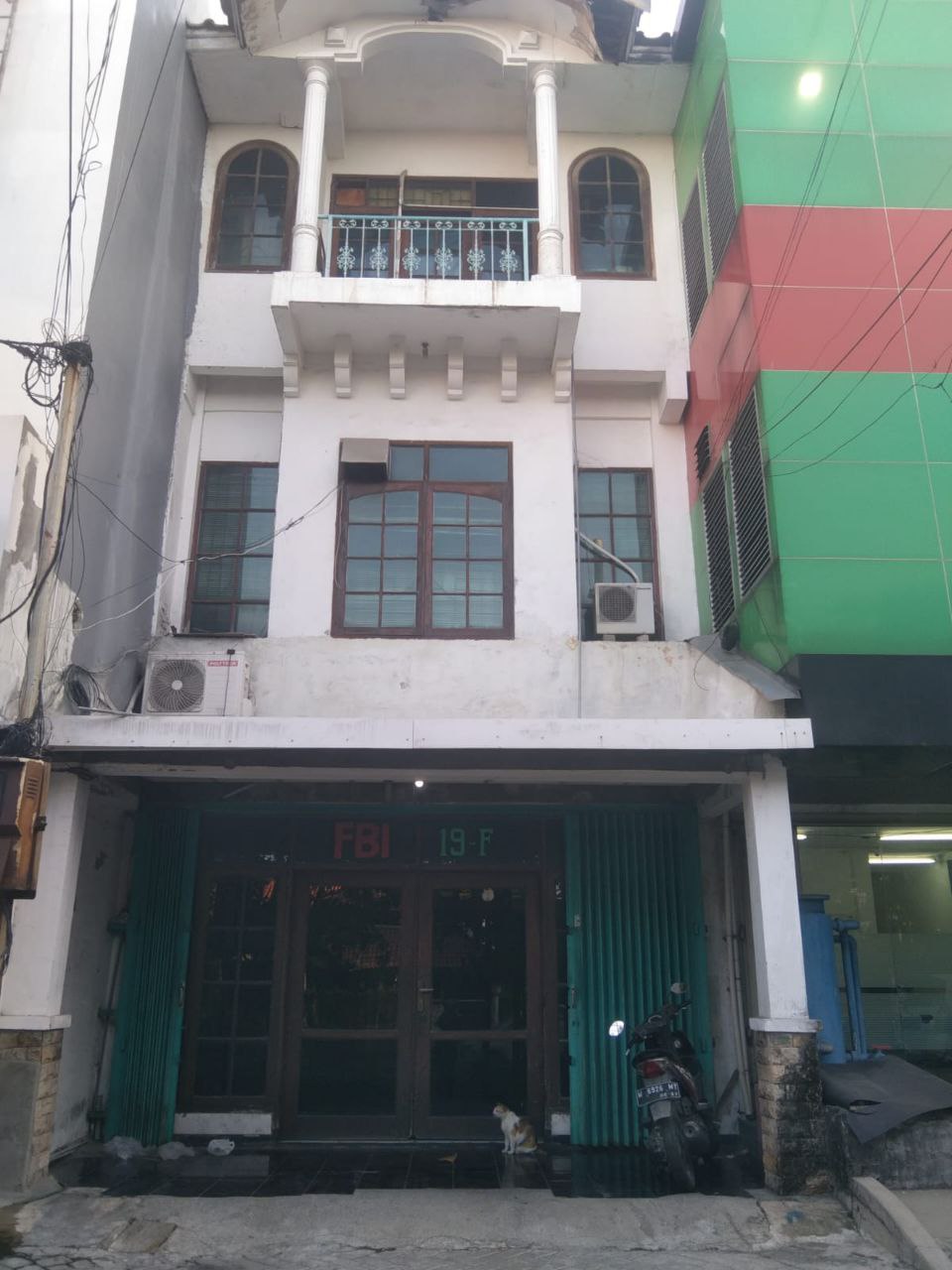 Dijual Ruko Strategis 3 Lantai di Darmo Permai Timur Surabaya Barat - Image 1