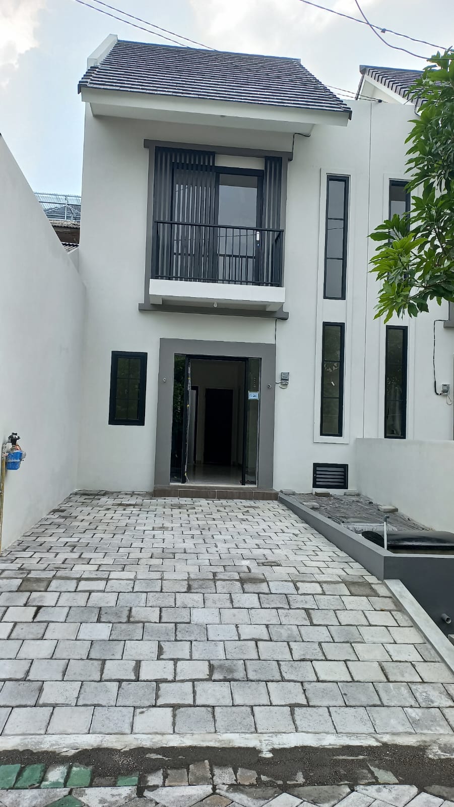 Dijual Rumah Baru Murah Rungkut Menanggal Harapan Lokasi Strategis Surabaya Timur - Image 1