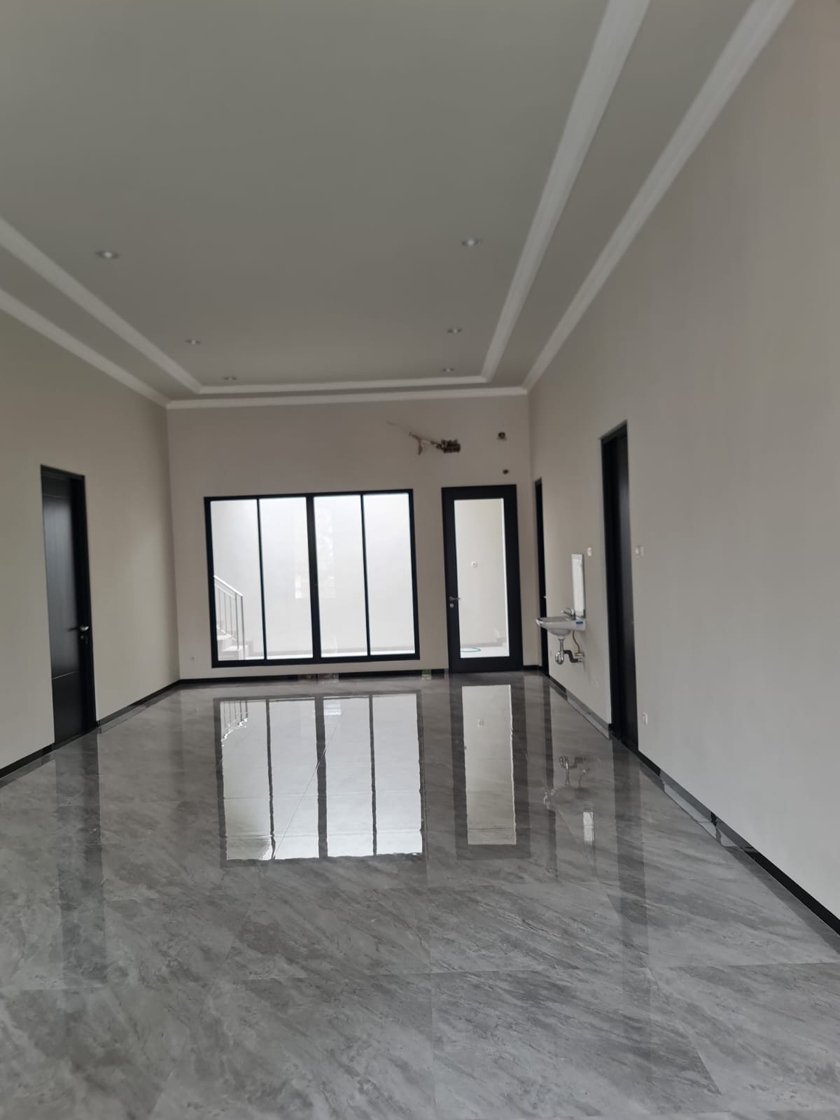 Disewakan Rumah Mewah Baru Darmo Permai Timur Surabaya Barat - Thumbnail 4