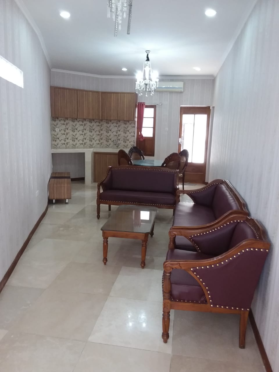 Disewakan Rumah Hook Lokasi Strategis di Jalan Raya Kupang Baru Surabaya Barat - Thumbnail 4