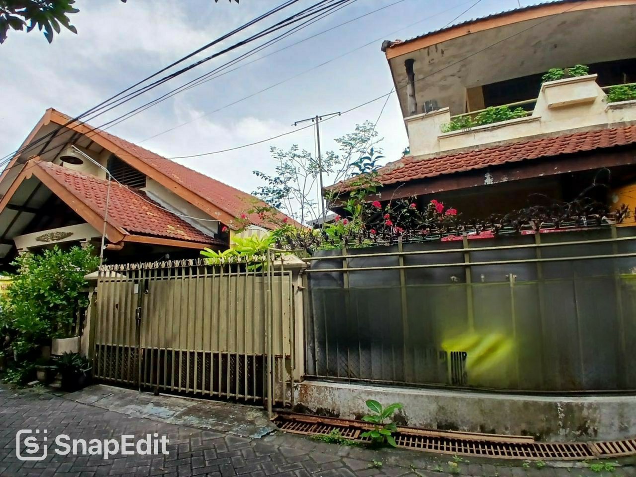 Dijual Rumah Siap Huni dan Strategis di Pakis Tirtosari Surabaya Barat - Image 1