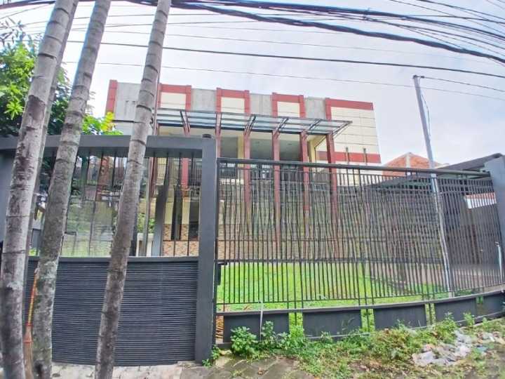 Dijual Ruko Strategis di jaksa Agung Suprapto Surabaya Pusat - Image 1