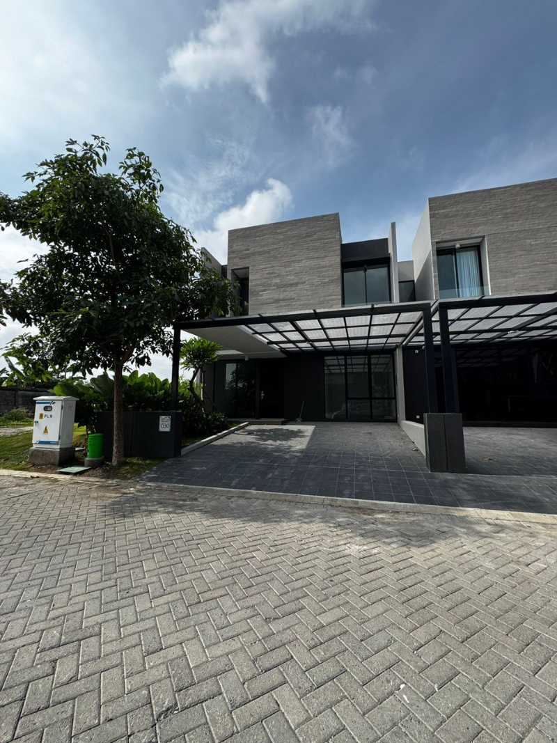 Disewakan Rumah Mewah 2 Lantai Pelican Hill Citraland Utara Surabaya Barat - Image 1