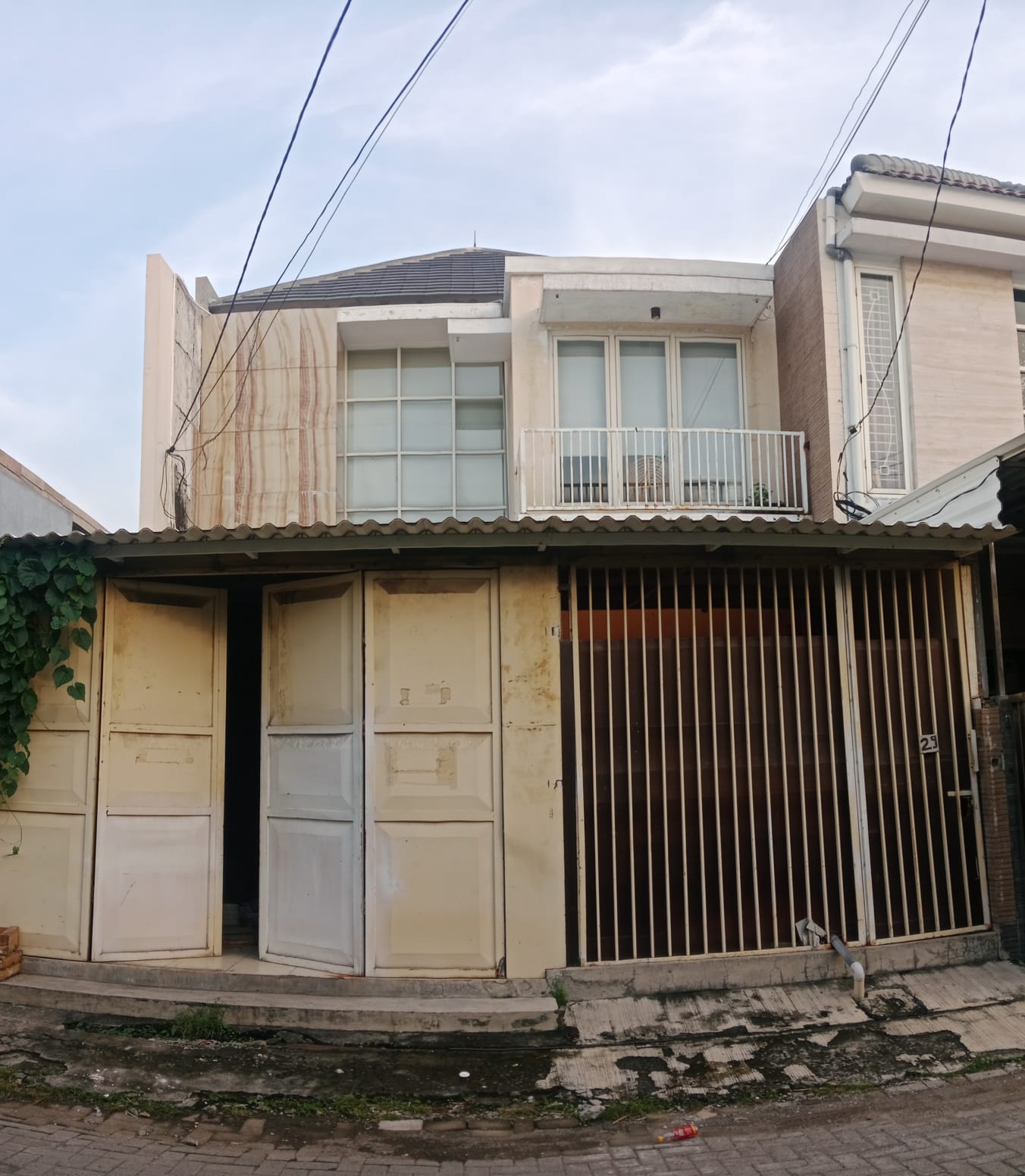 Dijual Rumah Strategis di Kawasan Mojo Surabaya Timur - Image 1