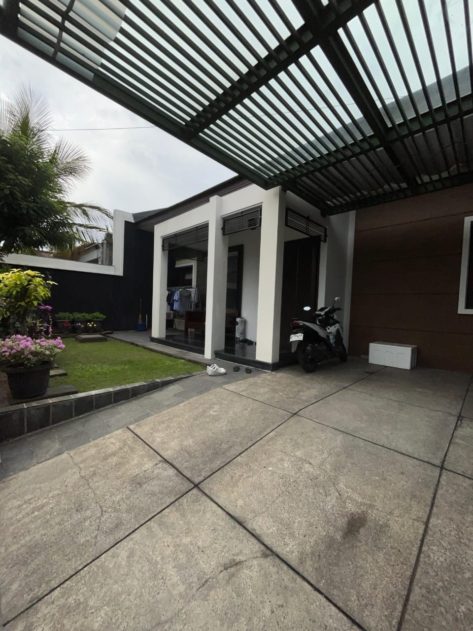 Dijual Rumah Mewah 1 Lantai di Darmo Permai Timur Surabaya Barat - Thumbnail 2