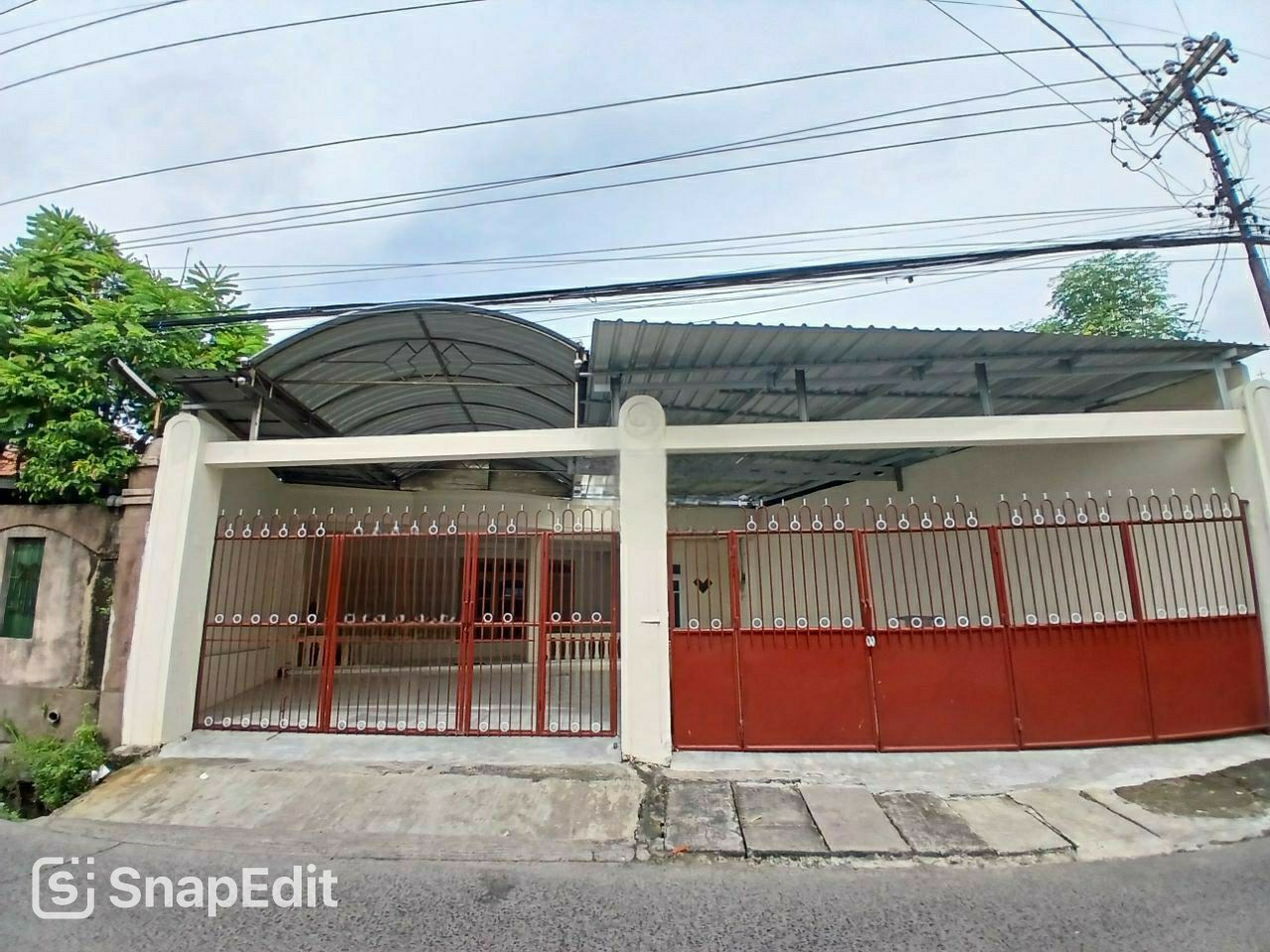 Disewakan Rumah Siap Huni di Jalan Raya Pakis Wilayah Surabaya Barat - Image 1