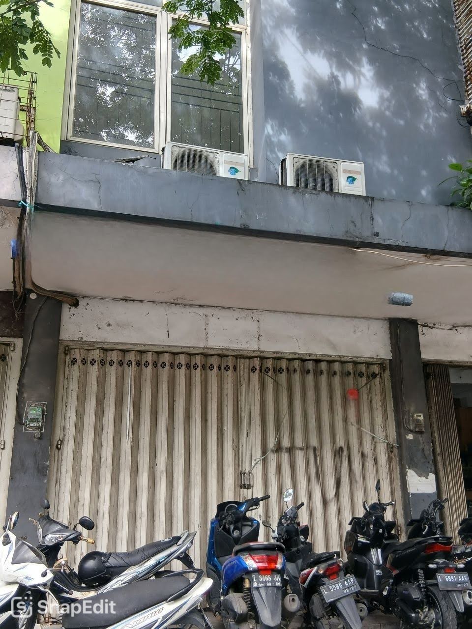 Disewakan Ruko 3 Lantai di Nol Jalan Kedung Cowek Surabaya Timur - Image 1