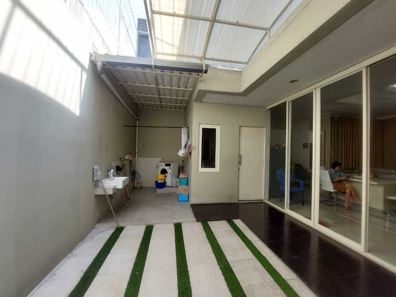 Dijual Rumah Mewah Murah 2 Lantai di Taman Puspa Raya Citraland Surabaya Barat - Thumbnail 5