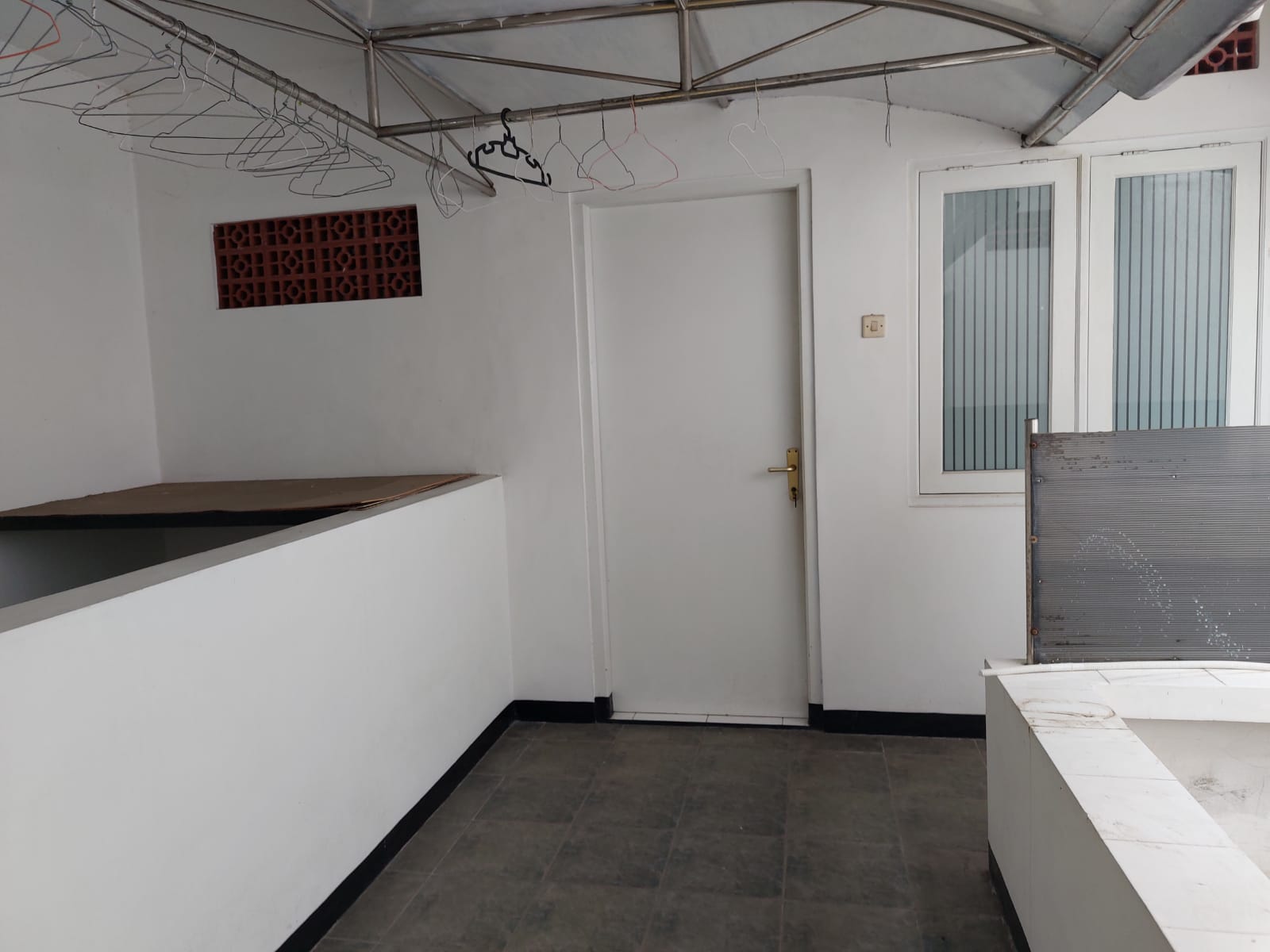 Dijual Rumah 1,5 Lantai Bukit Palma Murah di Citraland Utara Surabaya Barat - Thumbnail 5