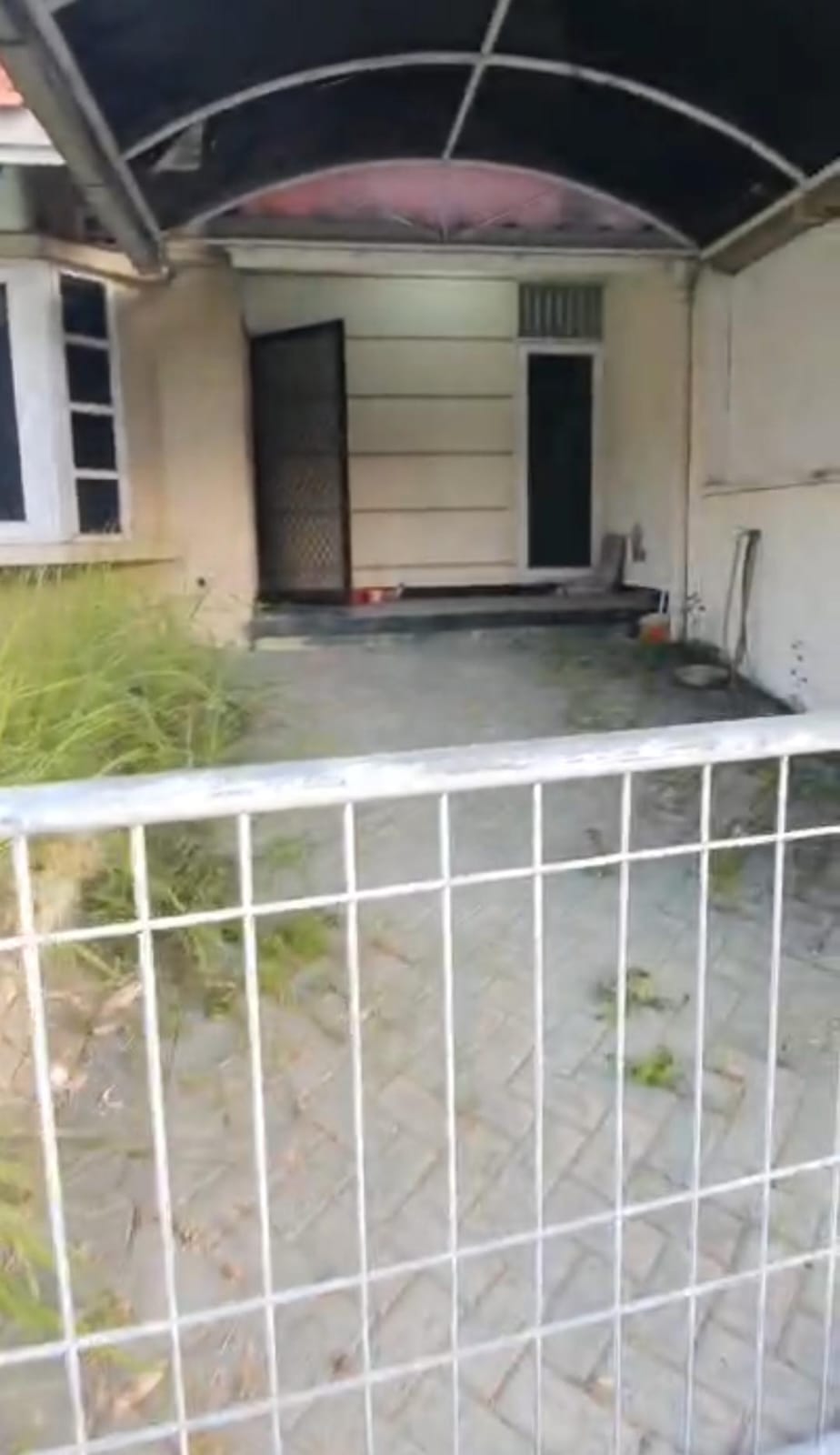Dijual Rumah Lokasi Strategis di International Village Citraland Surabaya Barat - Thumbnail 3