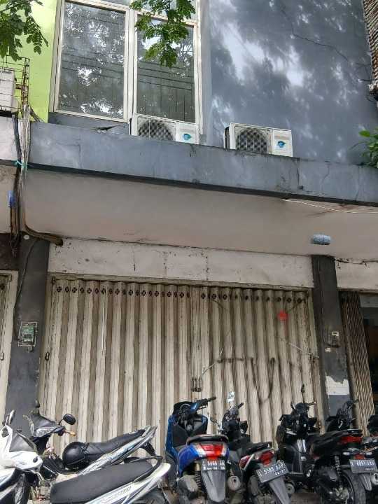 Disewakan Ruko 3 Lantai Nol Jalan Kedung Cowek Surabaya Timur - Image 1