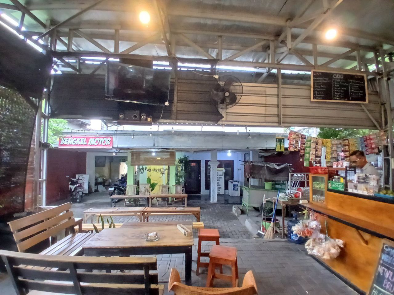 Dijual Rumah Strategis di Raya Wiyung Surabaya Barat - Thumbnail 2
