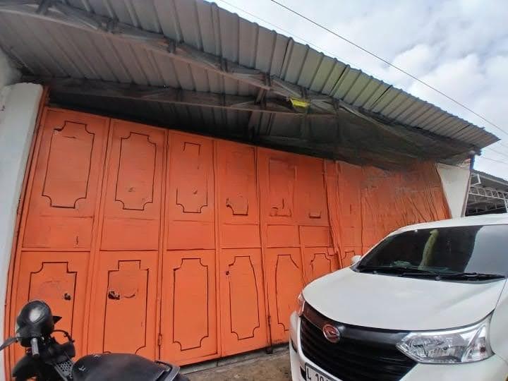 Dijual Murah Rumah Lokasi Strategis di Kedinding Surabaya Utara - Image 1