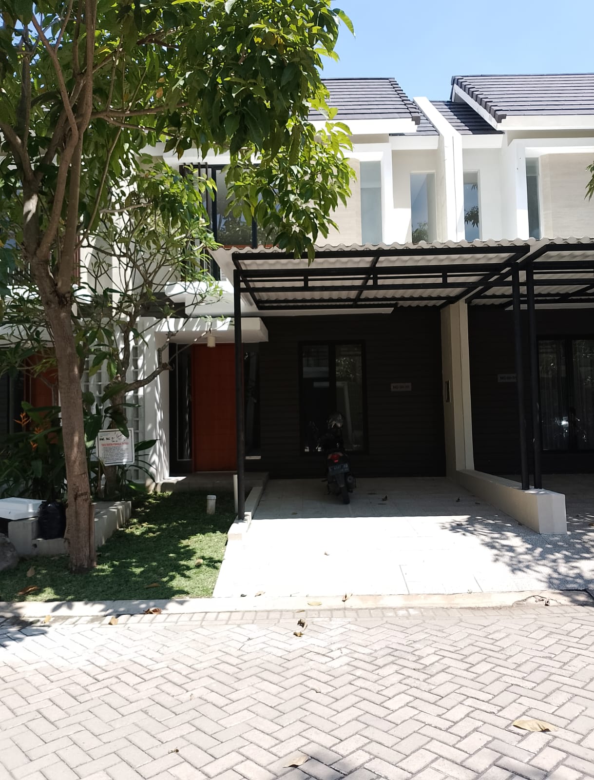 Dijual 2 Unit Rumah Siap Huni Northwest Lake Citraland Surabaya Barat - Image 1
