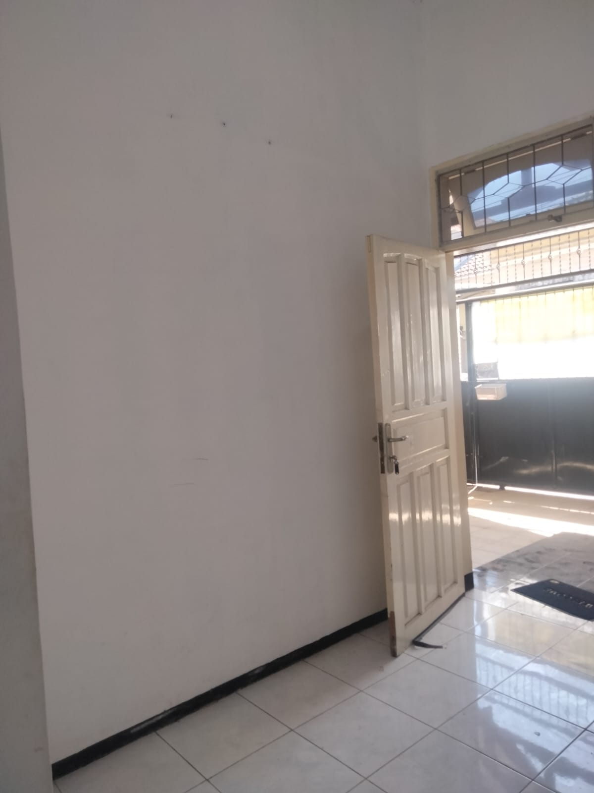 Jual Rumah 1,5 Lantai Jalan Libra Surabaya Timur - Thumbnail 2