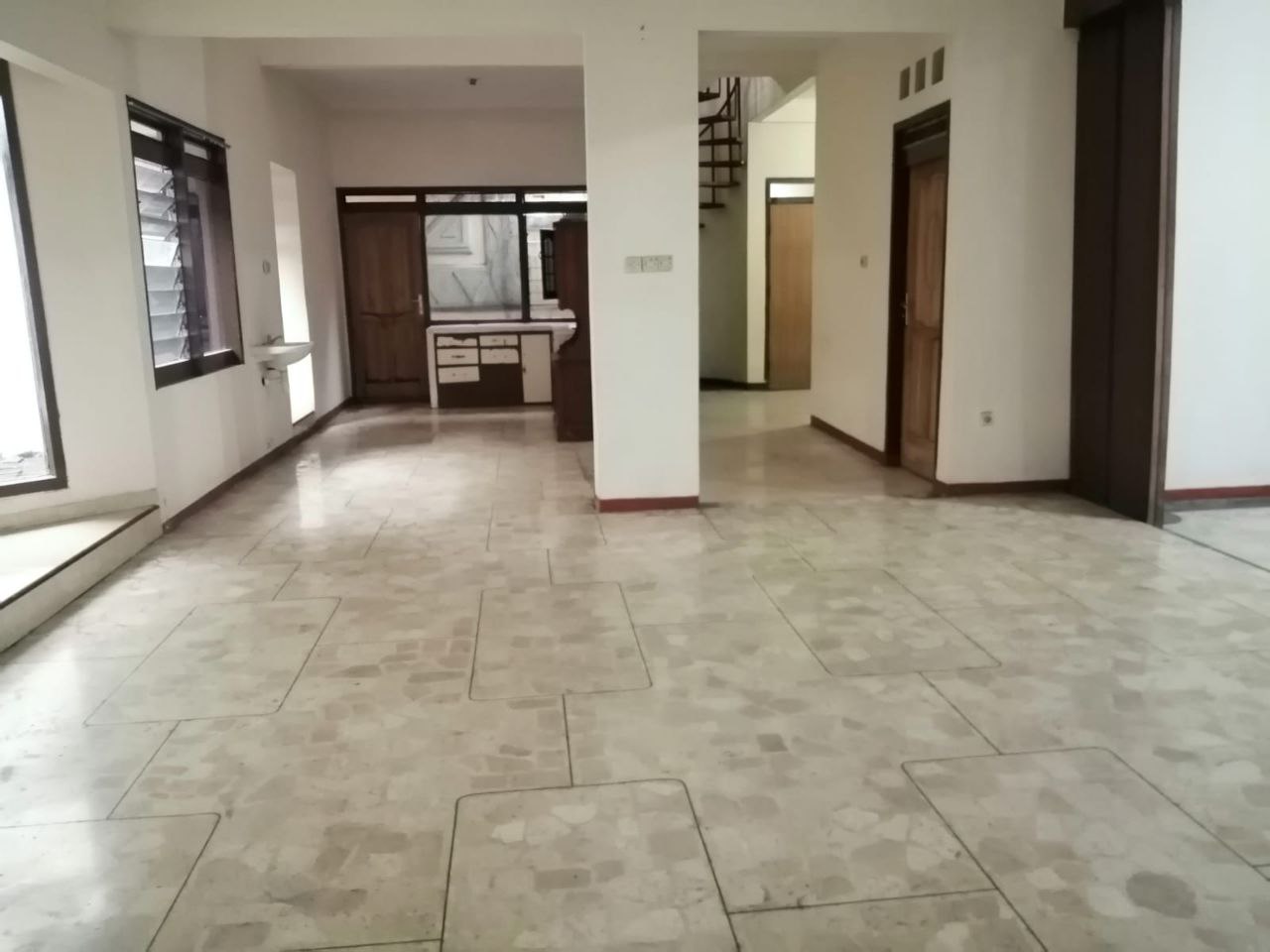Dijual Rumah Nyaman Dan Strategis 2 Lantai Jemur Andayani Surabaya Selatan - Thumbnail 4