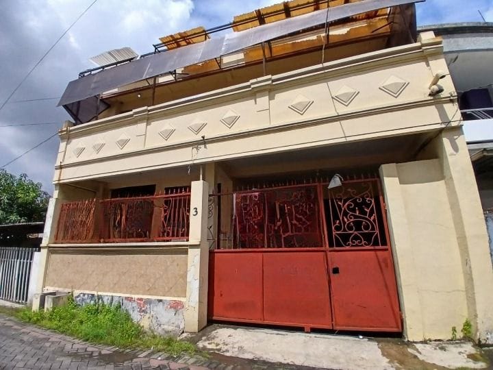 Dijual Rumah Usaha 2 Lantai Strategis di Daerah Ploso Surabaya Timur - Image 1