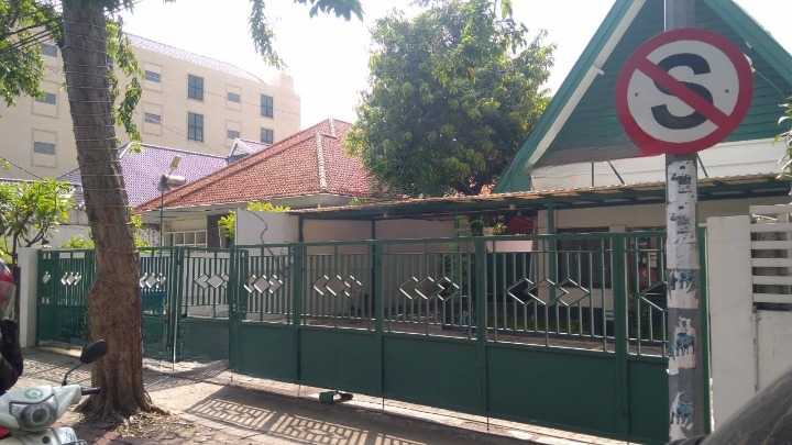 Disewakan Rumah Usaha Komersial di Arjuna Surabaya Pusat - Image 1