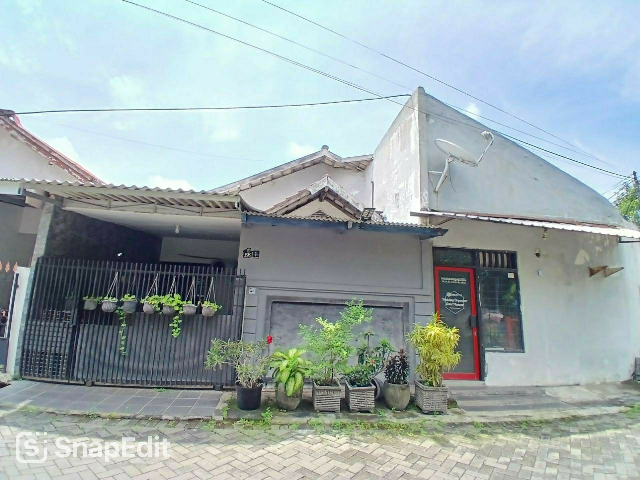 Dijual Rumah Strategis di Taman Pondok Indah Wiyung Surabaya Barat - Image 1
