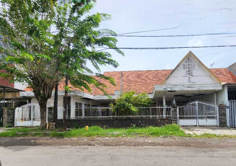 Disewakan Rumah Usaha Cocok Buat Cafe Dan Klinik di Dr Wahidin Surabaya Pusat - Image 1