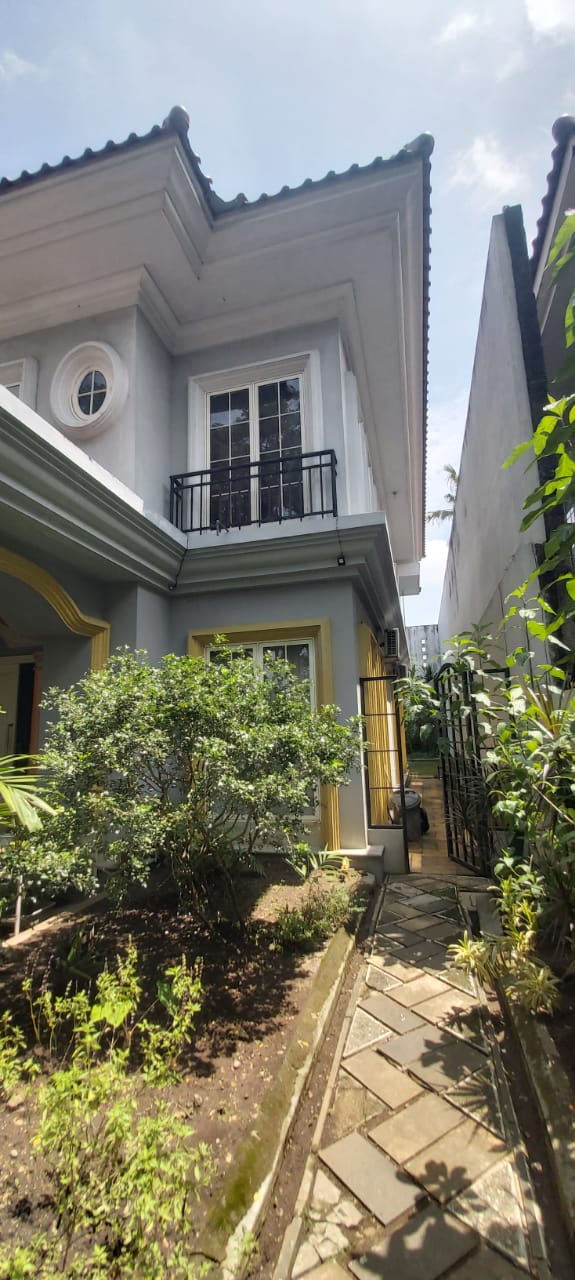 Dijual Rumah Classic Main Road Cluster Waterfront Citraland Butuh Laku Bulan ini di Citraland Surabaya Barat - Image 1