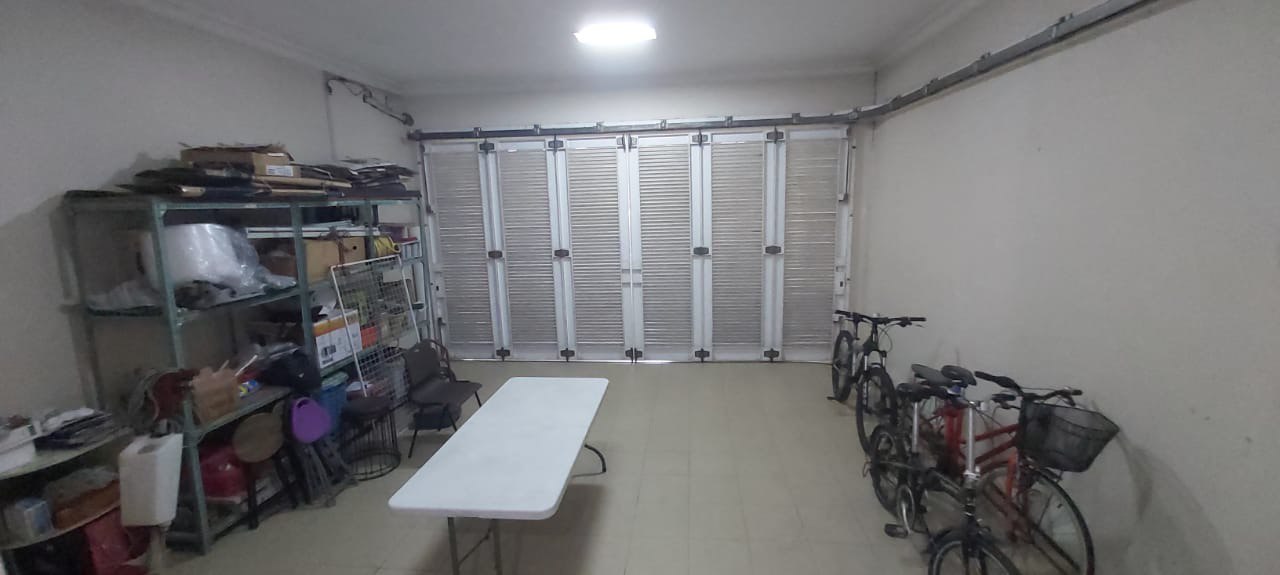 Dijual Cepat Rumah Murah di Waterfront Citraland Surabaya Barat - Image 1