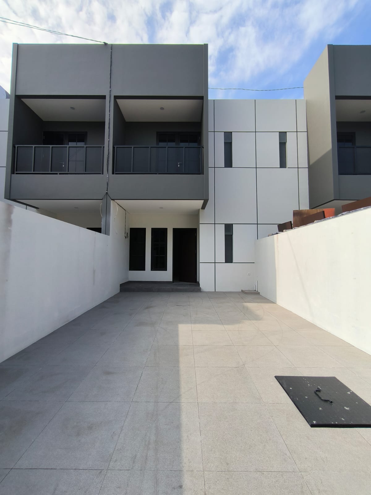 Dijual Rumah Baru Gress di Lebak Arum Surabaya Timur - Image 1