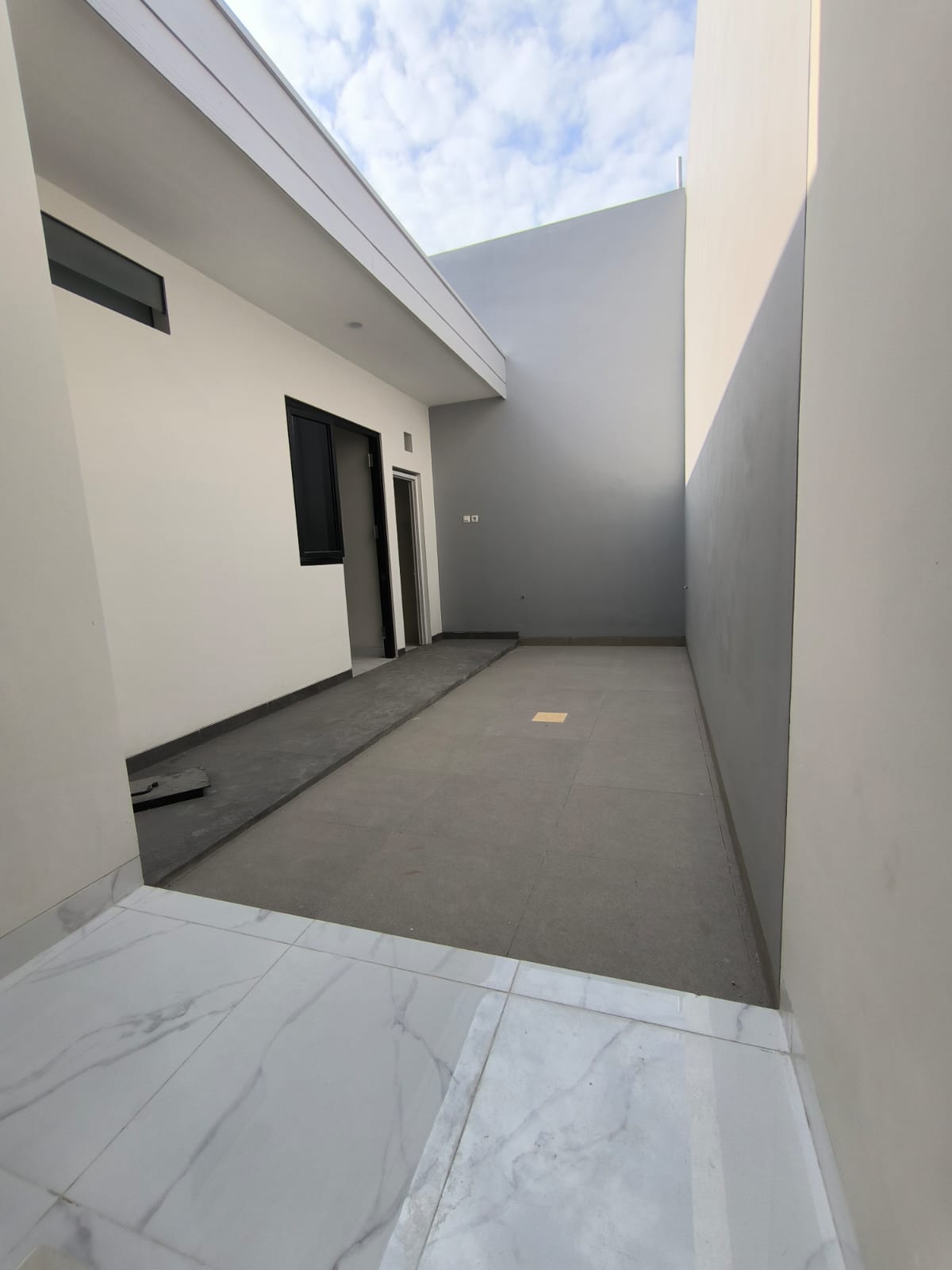 Dijual Rumah 2 Lantai Baru di Lebak Arum Surabaya Timur - Image 1