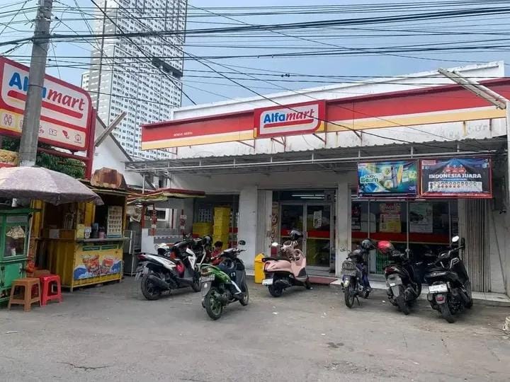 Dijual Rumah Usaha Masih di Sewa Supermarket di Jalan Bendul Merisi Surabaya Selatan - Image 1