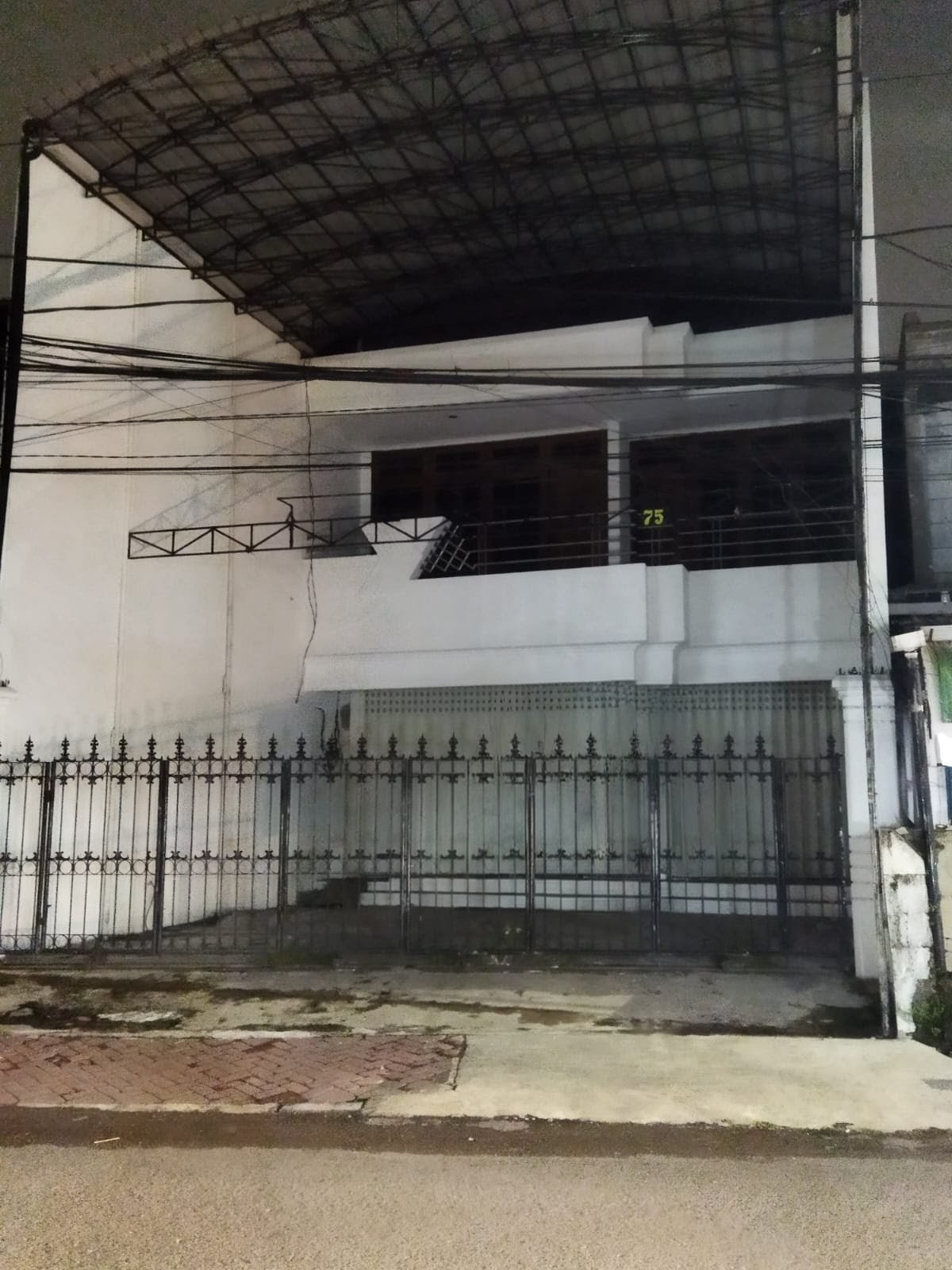 Disewakan Ruko Siap Pakai Lokasi Strategis Bratang Gede Surabaya Selatan - Image 1