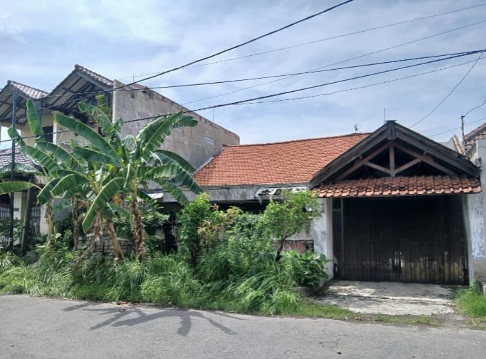 Dijual Rumah Akses Mudah 2 Lantai di Wilayah Jemursari Surabaya Timur - Image 1