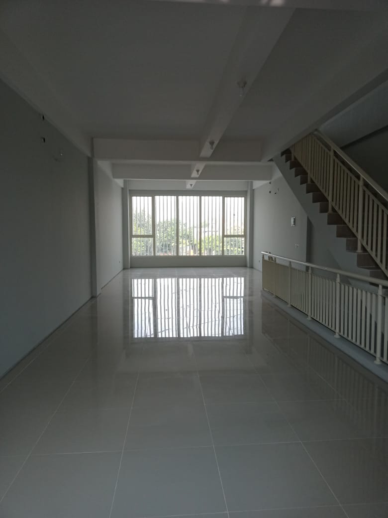 Disewakan Ruko Strategis di North Junction Citraland Utama Surabaya Barat - Image 1