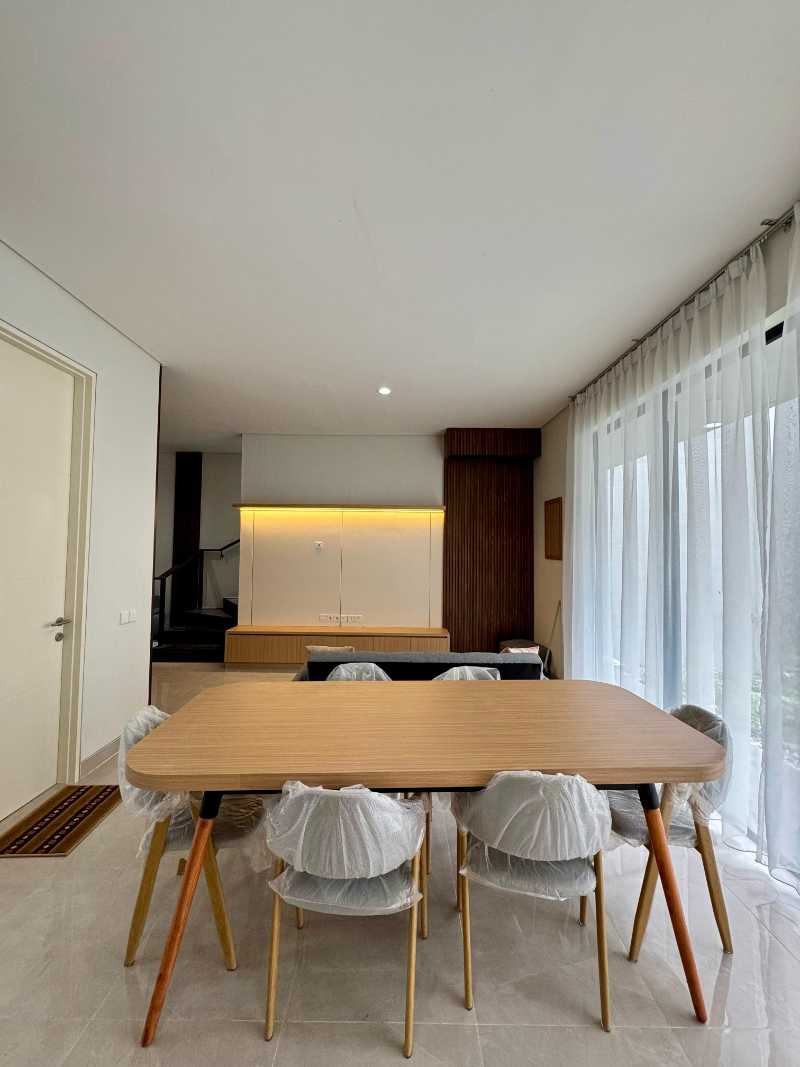 Disewakan Rumah full furnished Bagus di Pelican Hill Citraland Utara Surabaya Barat - Thumbnail 6