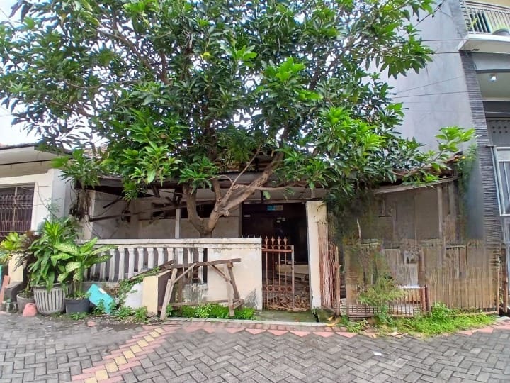 Dijual Rumah Strategis Hitung Tanah Karang Empat Surabaya Utara, MURAH - Image 1