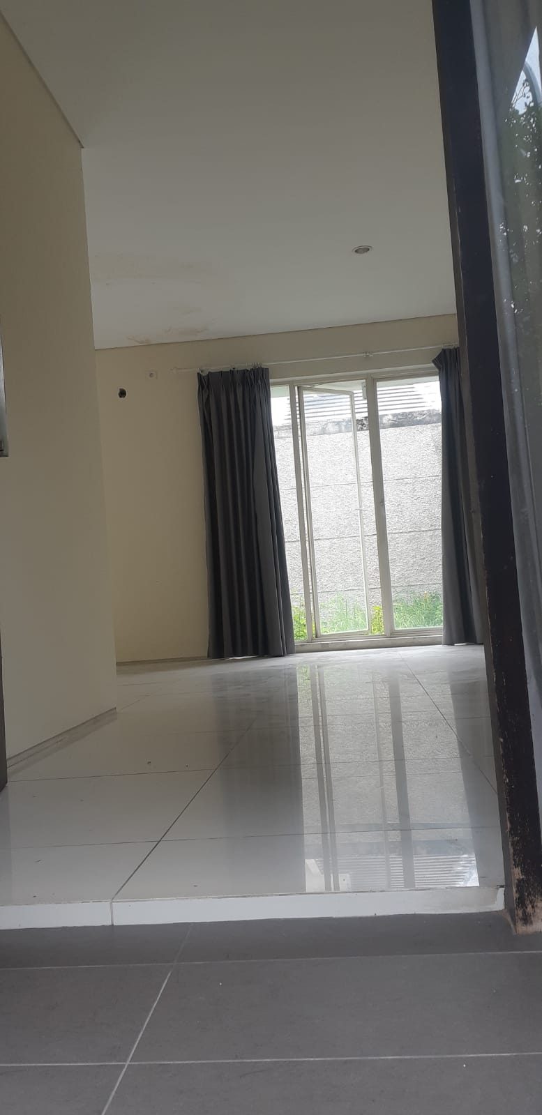 Disewakan Rumah Bagus di Pelican Hill Citraland Utara Surabaya Barat - Thumbnail 2