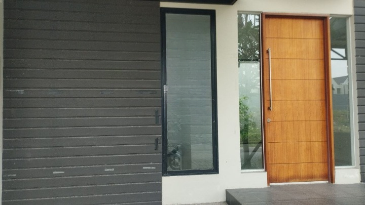 Disewakan Rumah Northwest Hill Citraland Surabaya Barat - Image 1